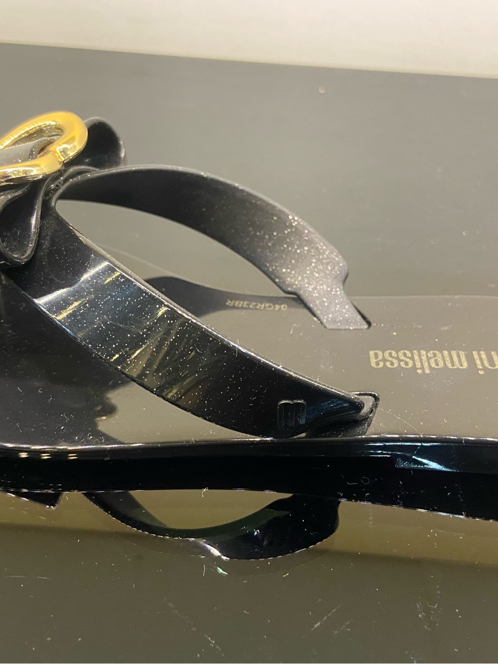 Mini Melissa Black Jelly Flip Flop with Gold Heart Bow size 12C - Picture 3 of 6